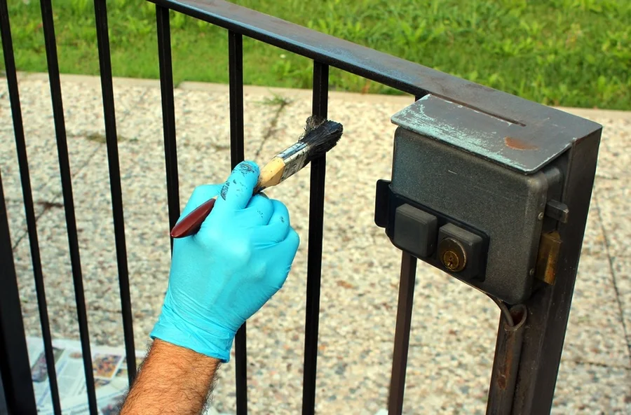 Common Mistakes To Avoid When Painting Your Fence New Braunfels, TX