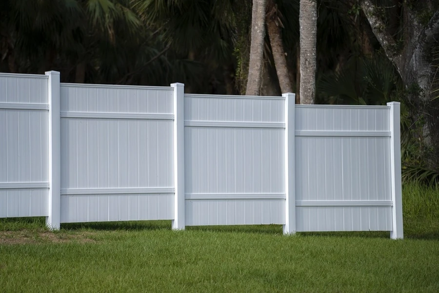 What To Expect During Vinyl Fence Installation Process in New Braunfels, TX