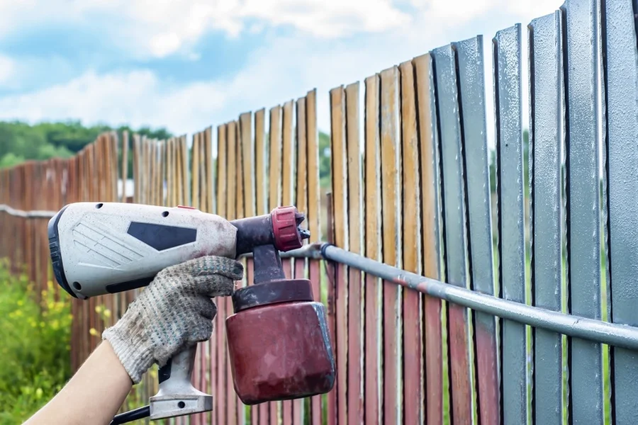 Why Fence Painting Is Essential For Weatherproofing New Braunfels, TX