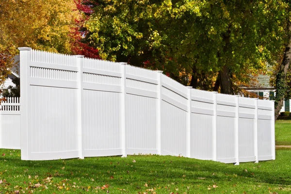 Why Vinyl Fences Are Ideal For Low Maintenance Solutions in New Braunfels, TX